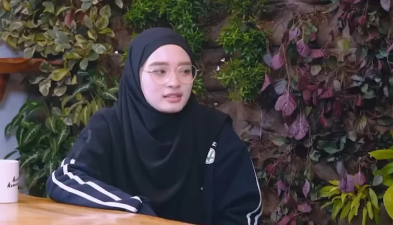 Inara Rusli Curhat, Saya yang Diselingkuhi, Saya yang Disuruh Minta Maaf