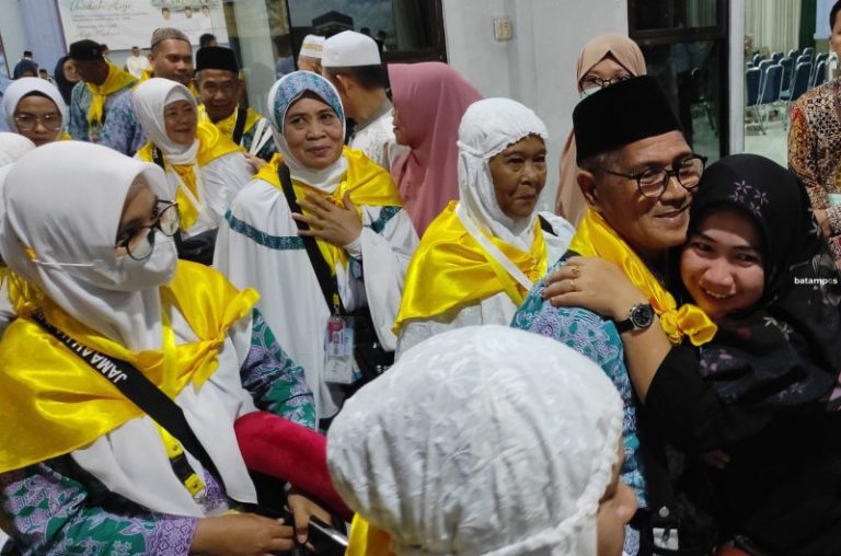 Embarkasi Batam sudah Berangkatkan 16 Kloter JCH ke Madinah