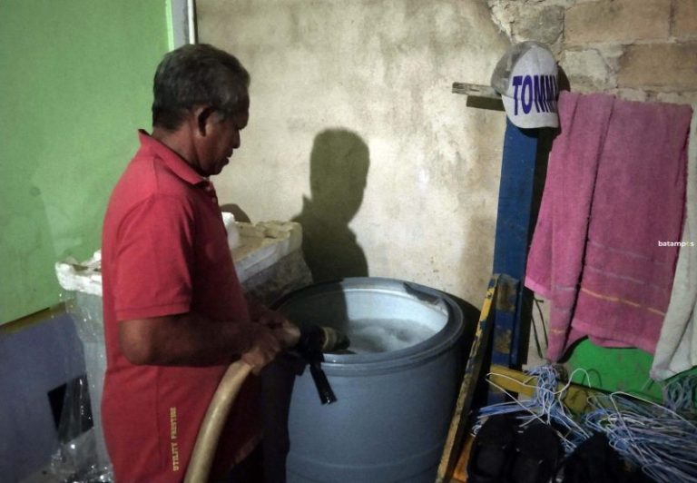 Persoalan Air di Batam Menambah Beban Masyarakat