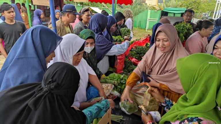 GPM Jelang Hari Raya Iduladha, Warga Batam Berburu Cabai dan Daging