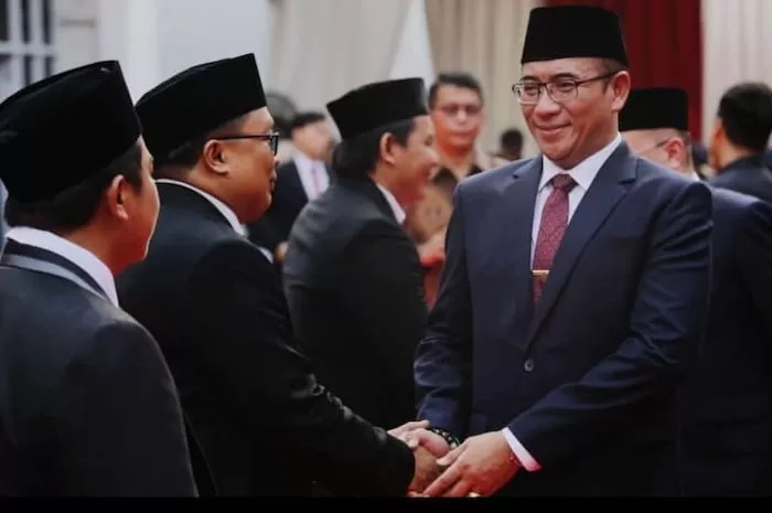 240 Anggota KPU Dilantik, Salah Satunya eks Pengurus Pressroom DPR