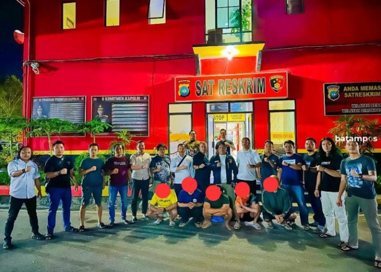 Terungkap, Dari Sini Para Perampok Pengusaha Money Changer di Batam Mendapatkan Atribut Kepolisian
