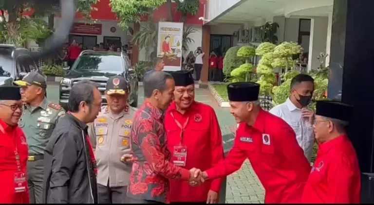 Viral Video Jokowi Sanjung Ganjar, Hasto Sebut Presiden Siapkan Suksesornya