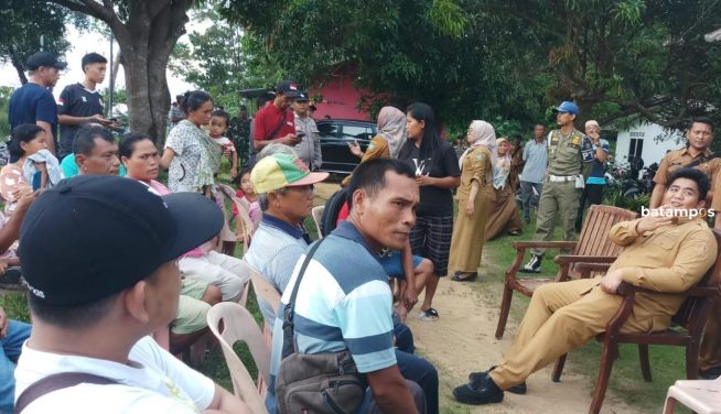 Petani Pengarap Ditawari Saguhati, Roby Berupaya Cari Solusi Terbaik agar TPU Baru Bisa Segera Digunakan