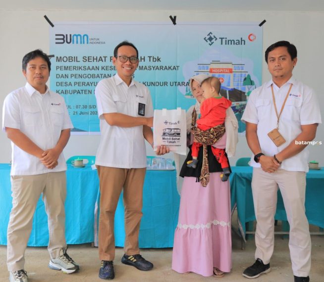 Warga Antusias Dapatkan Pelayanan Mobil Sehat PT Timah Tbk