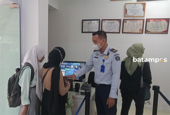Imigrasi Batam Imbau Masyarakat Daftar Pembuatan Paspor Secara Online