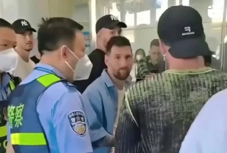Lionel Messi Sempat Ditahan Imigrasi Saat Tiba di Beijing, Videonya Viral