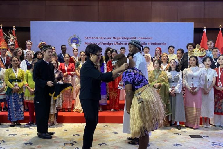 Peserta Beasiswa Indonesia jadi Agen Perdamaian