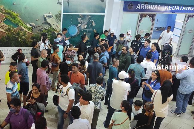 Libur Waisak, Ribuan Wisman Singapura Serbu Batam