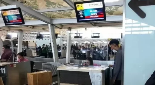 Palsukan Identitas, Dosen Asal Singapura Dideportasi