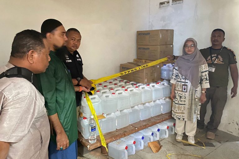 Satpol PP Gerebek Tempat Penyimpanan Ilegal Ratusan Alkes