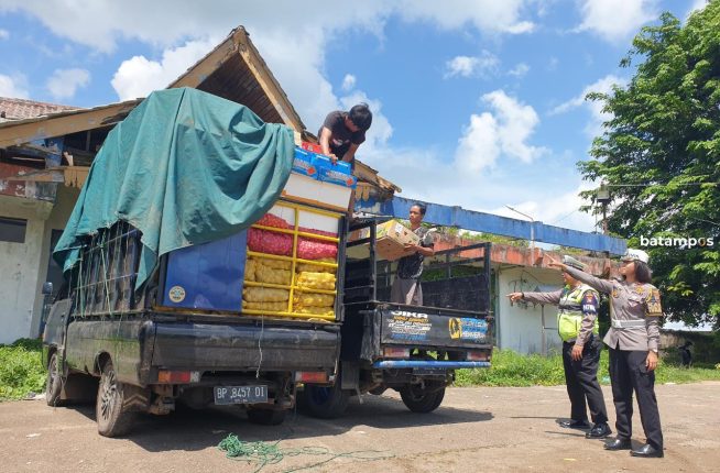 Muatan Overload, Sopir Pikap Dicegat Setibanya di Pelabuhan ASDP Tanjunguban