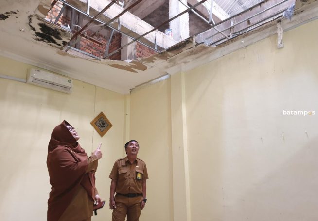 Atap dan Plapon Kantor BPBD Bintan di Bintan Buyu Rusak