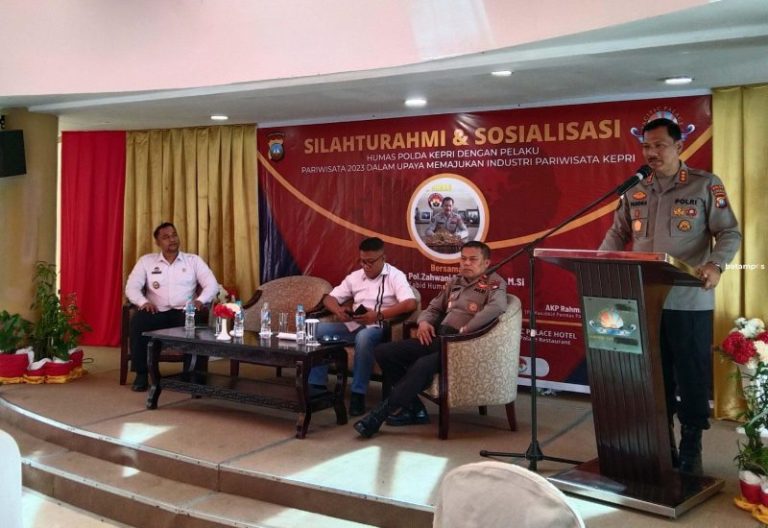 Polda Kepri Ajak Pelaku Pariwisata Unduh Aplikasi Polri Super App, Ada Fitur Panggilan Darurat ke Polisi