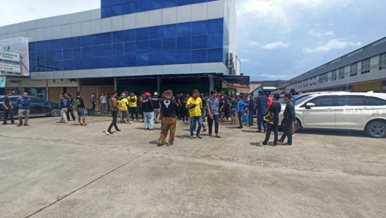 Protes Blocking Area Taksi Online di Bandara Hang Nadim, Driver Grab di Batam Lakukan Off Bid