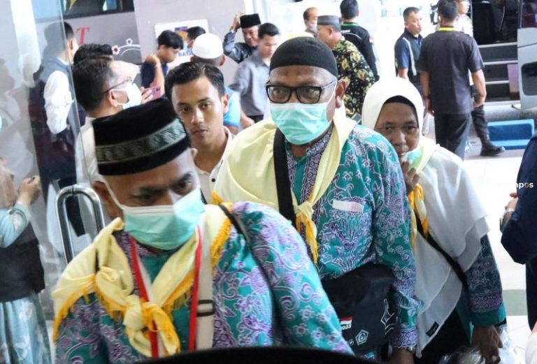 1.110 Jemaah Haji dari Tiga Kloter Debarkasi Batam Tiba di Tanah Air