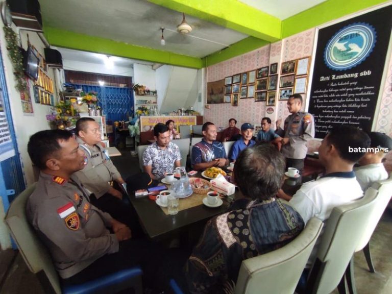 Pak Dishub! Warga Belakangpadang Minta Perbaikan Kaca Cembung di Tikungan Jalan