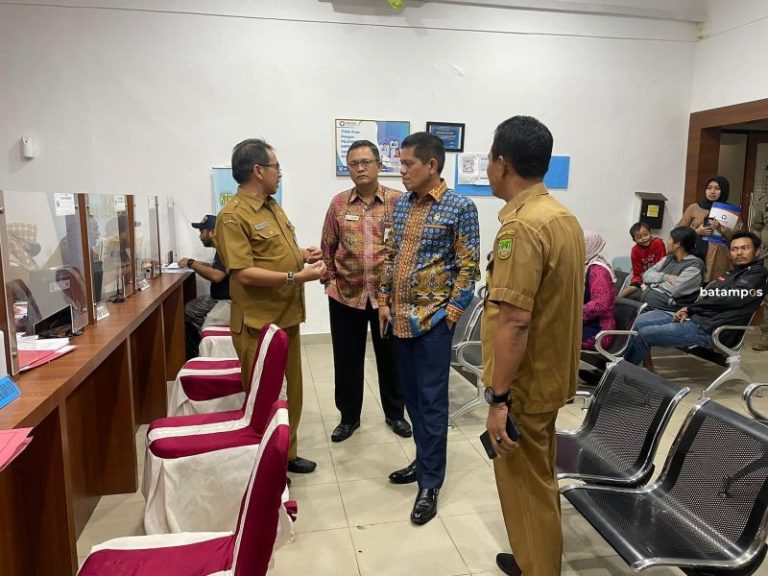 Disdukcapil Kota Batam Belum Penuhi Standar Pelayanan