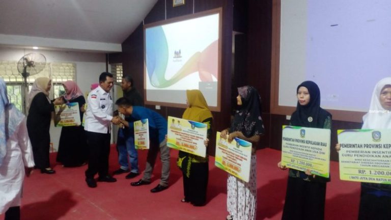 Pemprov Salurkan Bantuan Insentif, Kali Ini di Kecamatan Sekupang, Batuaji, dan Seibeduk
