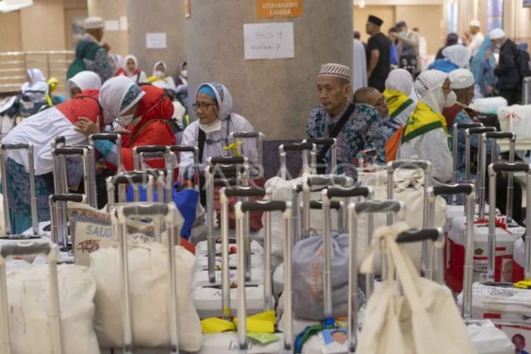 Paspor Hilang, Jemaah Asal Embarkasi Aceh Pulang Terpisah dari Rombongannya