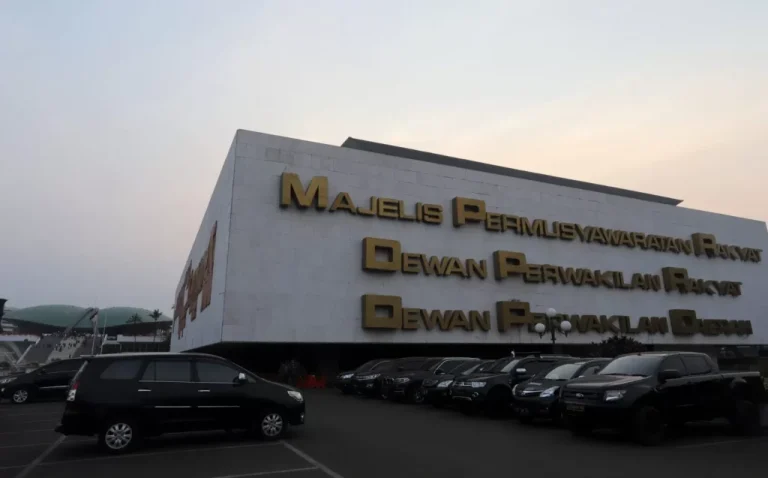 DPR Resmi Sahkan 7 Anggota Baru Badan Supervisi Bank Indonesia