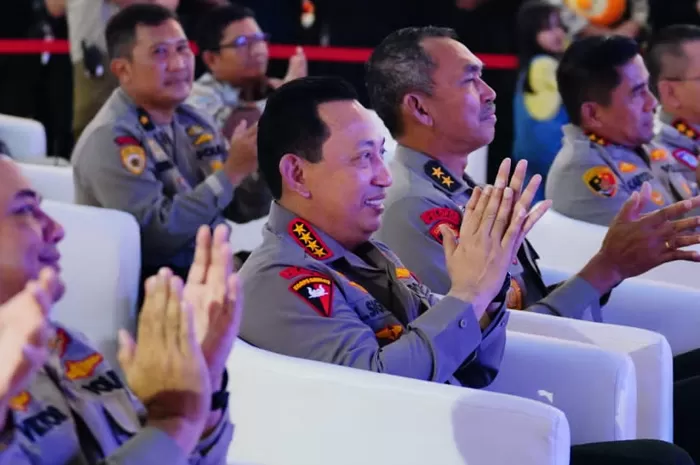 Kapolri Tegaskan Kritik dari Masyarakat Jadi Evaluasi, Termasuk Lewat Stand Up Comedy atau Musik