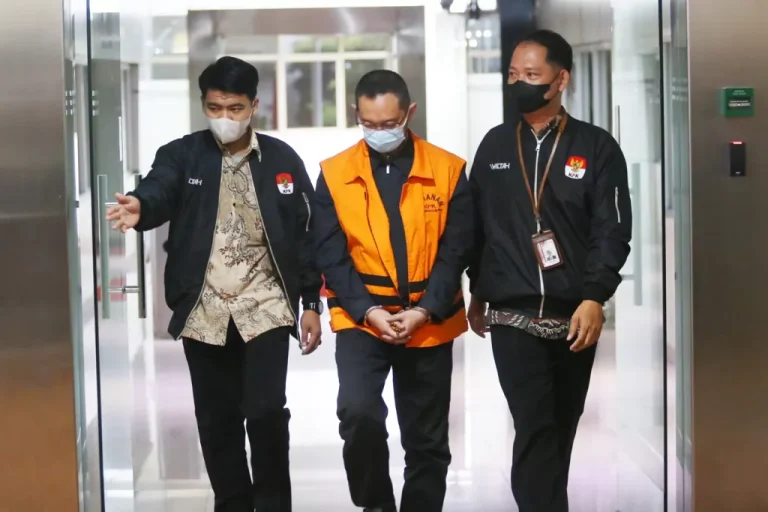 Eks Kepala Bea Cukai Makassar Diduga Terima Gratifikasi Capai Rp 28 Miliar