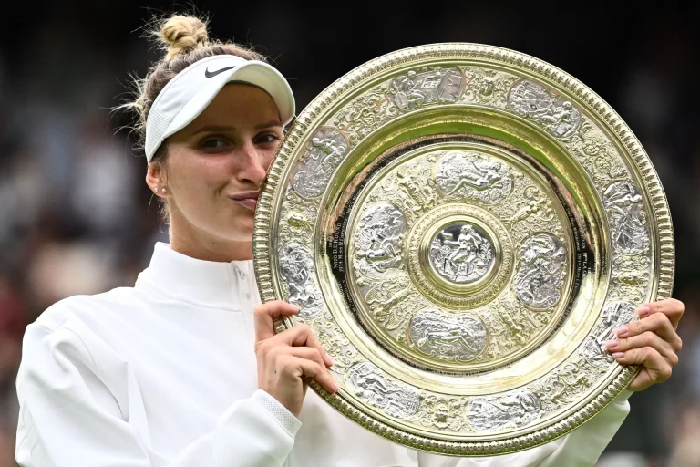 Vondrousova Mencatat Sejarah, Petenis Non Unggulan yang Menjuarai Wimbledon