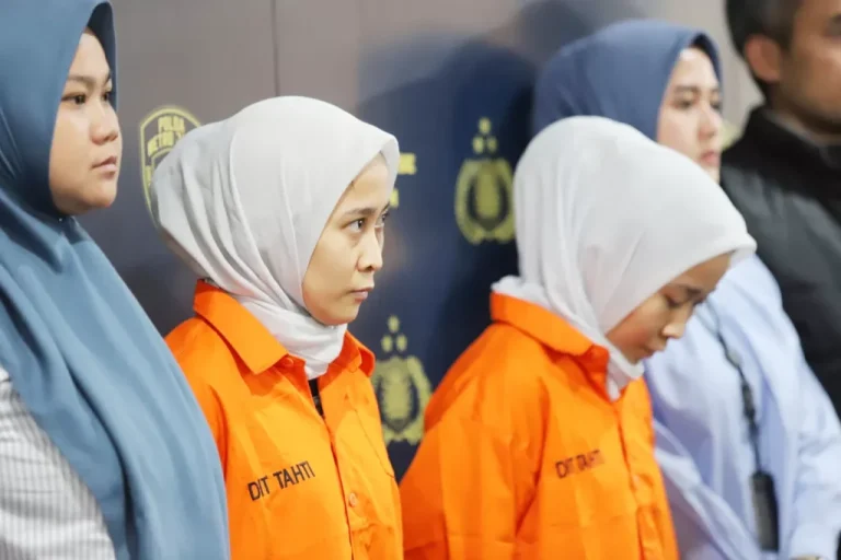 Sempat Diamankan RT, Polisi Sita Barang-Barang Pribadi Rihana-Rihani