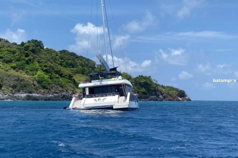 Yacht Wisatawan dari Batam Bocor di Perairan Anambas
