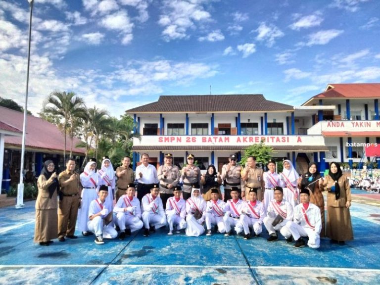 Kapolsek Batuaji Ingatkan Siswa SMPN 26 Agar Tidak Melanggar Hukum