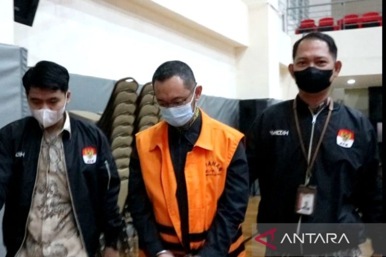 KPK Resmi Tahan Mantan Kepala Bea Cukai Makassar Andhi Pramono