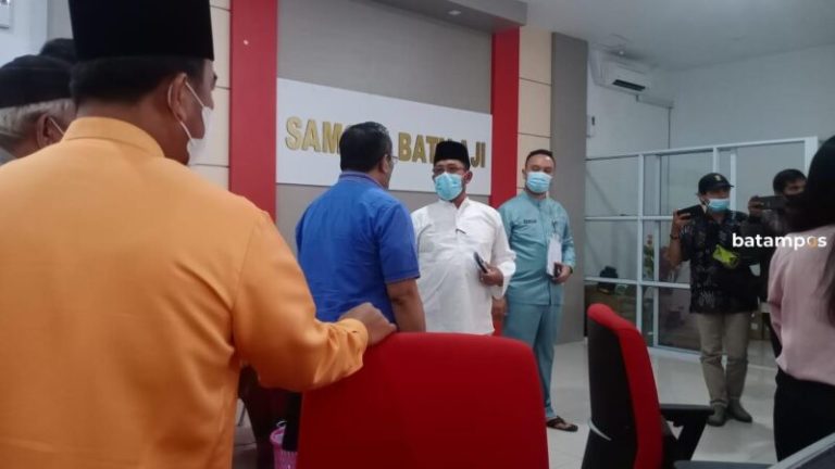 Masyarakat Menantikan Layanan Pajak Lima Tahunan di UPT Samsat Batuaji