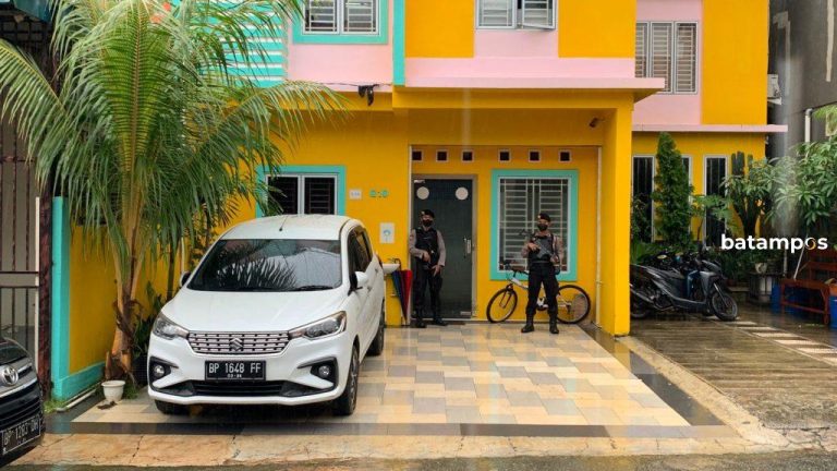 Penyidik KPK Bawa 3 Koper, Usai Geledah Kantor PT BBM di Batam