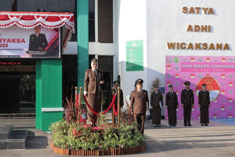 Puncak Peringatan Hari Bhakti ke 63 Adhyaksa, Kejari Batam Gelar Upacara dan Syukuran