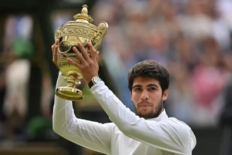Hentikan Dominasi Djokovic, Alcaraz Juarai Wimbledon