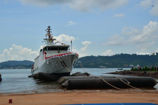 Perkuat Lantamal I Belawan, Kasal Luncurkan KRI Tuna-876 Buatan Batam