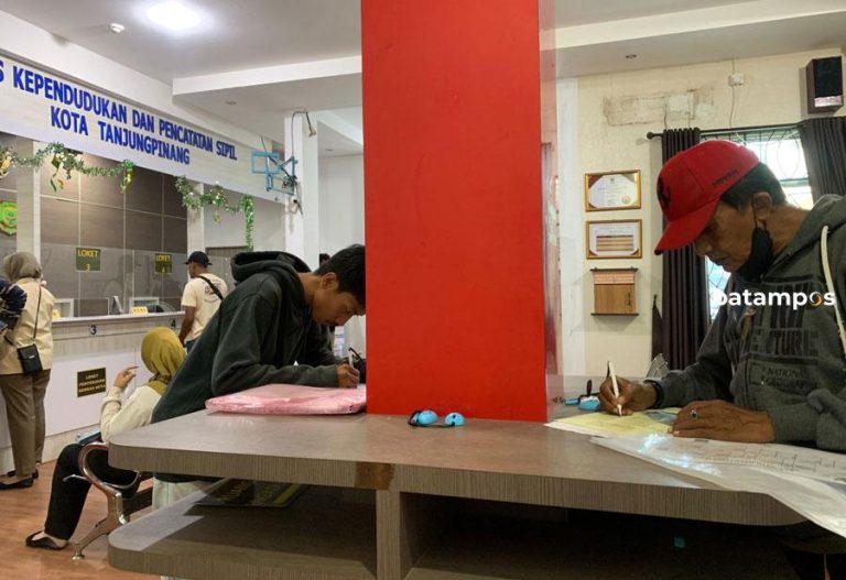 Oknum Honorer Disdukcapil Kedapatan Gandakan KTP