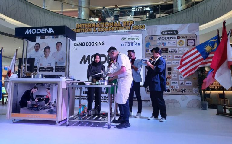 Modena Home Center Batam Meriahkan Pastry Festival dengan Penawaran Spesial dan Demo Masak