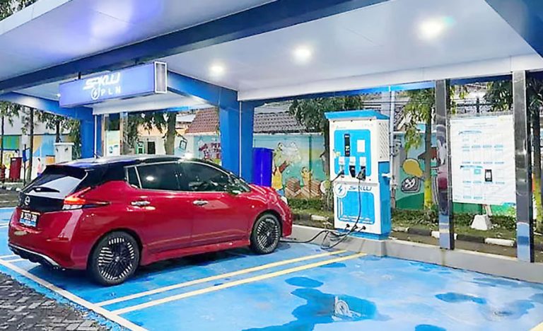 PLN Gandeng Empat Perusahaan, Perbanyak  Charging Station Kendaraan Listrik