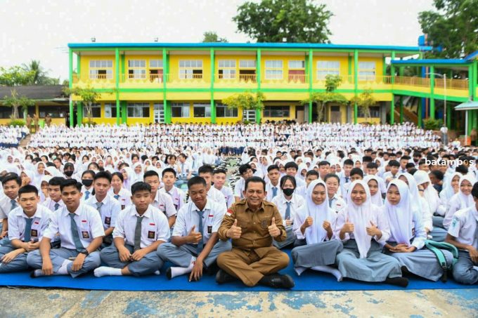 2024 Pemprov Kepri Siapkan Seragam Gratis Bagi Siswa SMA,SMK & SLB
