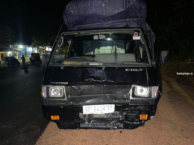 Tabrakan di Jalan Lintas Barat, Bintan, Avanza dan Pikap Ringsek