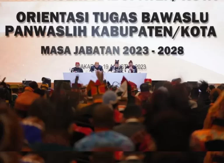 Bawaslu Resmi Lantik 1.912 Anggota Bawaslu Kabupaten/Kota Periode 2023-2028