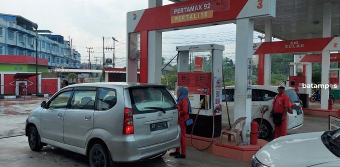 Beredar Video Aksi Tidak Menyenangkan Seorang ASN Bintan Lempar Kupon BBM ke Petugas SPBU di Toapaya