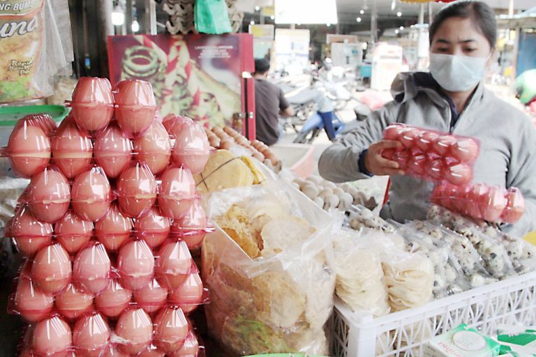 Harga Telur di Batam Berangsur Turun, Disperindag Klaim Suplai Aman