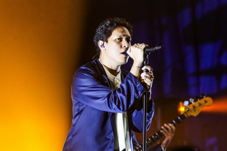 Rasa Prom Night di Konser Hindia