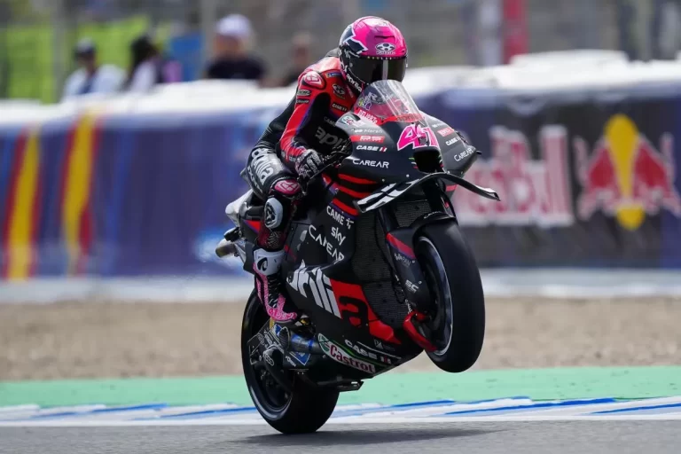 Aleix Espargaro Raih Kemenangan Pertama Musim Ini di MotoGP Inggris