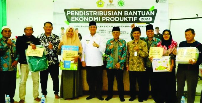 Baznas Karimun Distribusikan Zakat untuk 20 Pelaku UKM