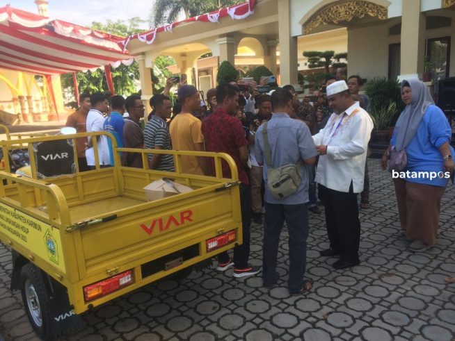 Pemkab Karimun Serahkan Kendaraan Tosa ke Kelurahan, Bisa untuk Angkut Sampah