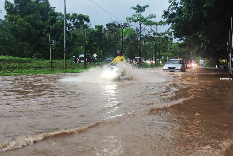 Waspada Banjir, Batam Masih Berpotensi Hujan Lebat Beberapa Hari Kedepan